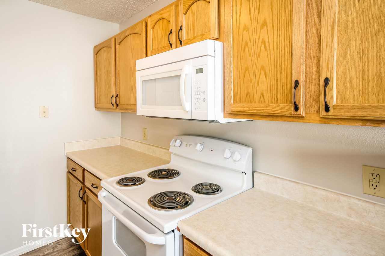 12211 Lindley Dr - Photo 6 of 15