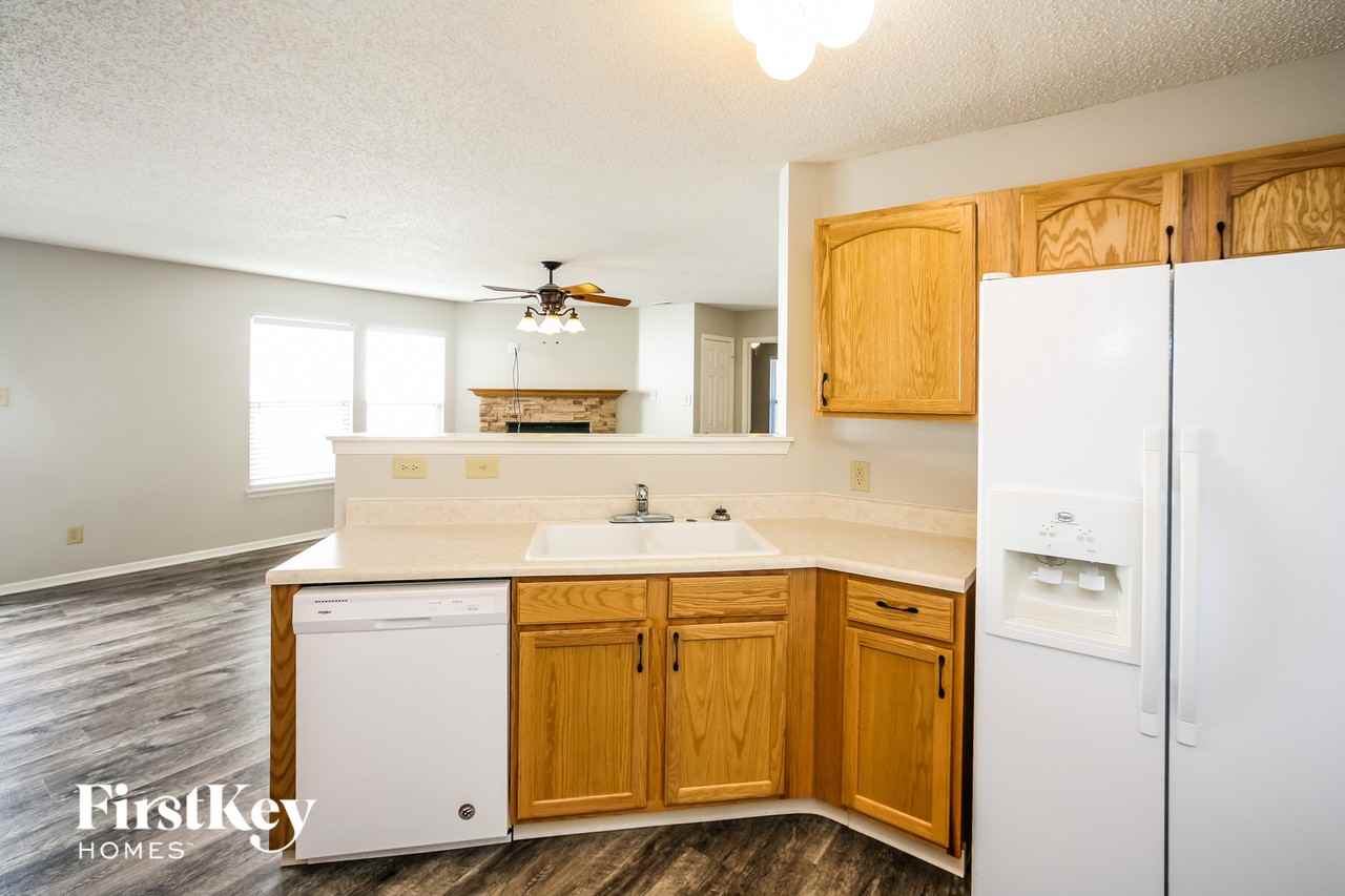 12211 Lindley Dr - Photo 7 of 15