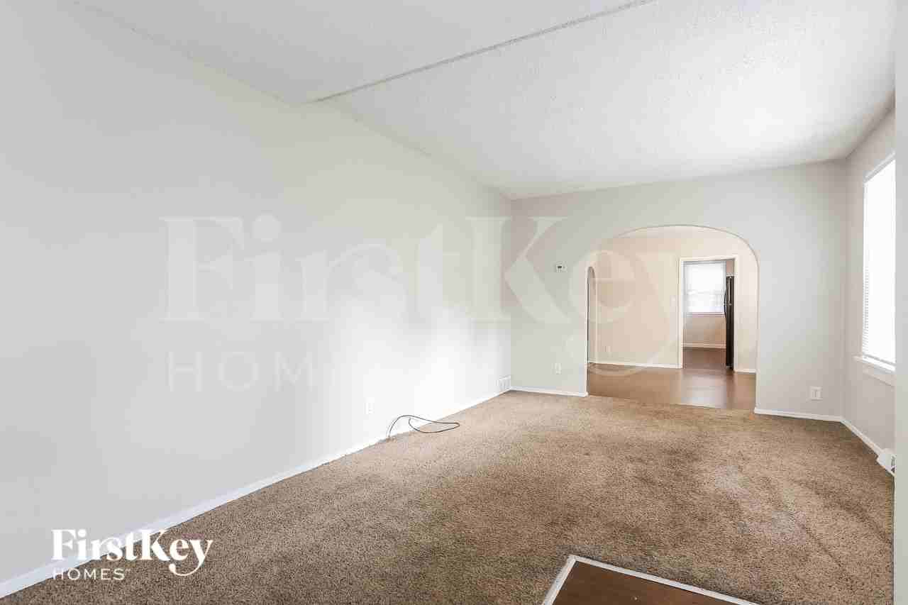 1146 Hinckley St - Photo 3 of 15