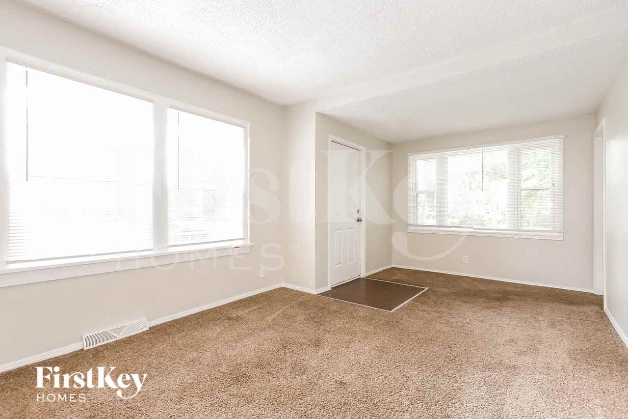 1146 Hinckley St - Photo 4 of 15