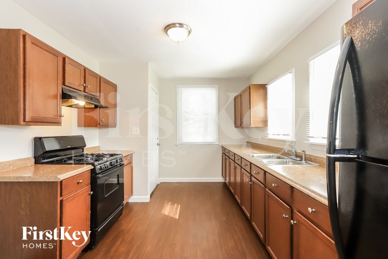 1146 Hinckley St - Photo 6 of 15