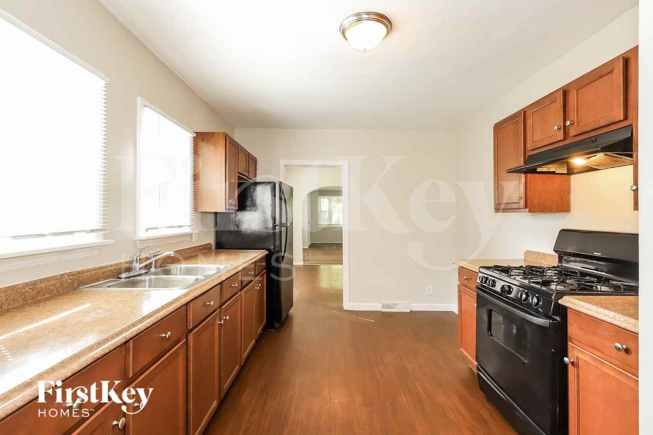 1146 Hinckley St - Photo 7 of 15