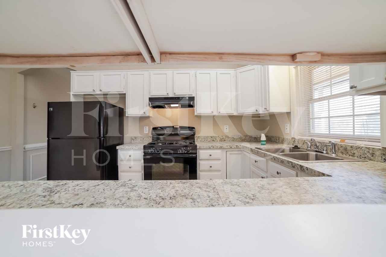 1 White Pines Dr - Photo 6 of 18