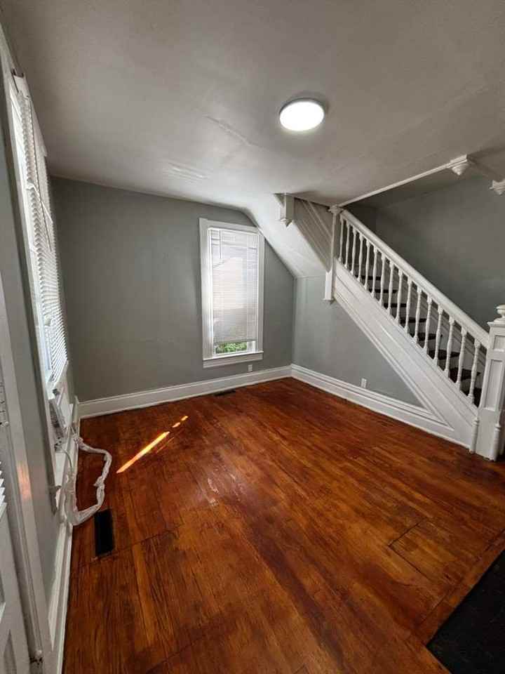 371 N Mulberry St #1 - Photo 3 of 13