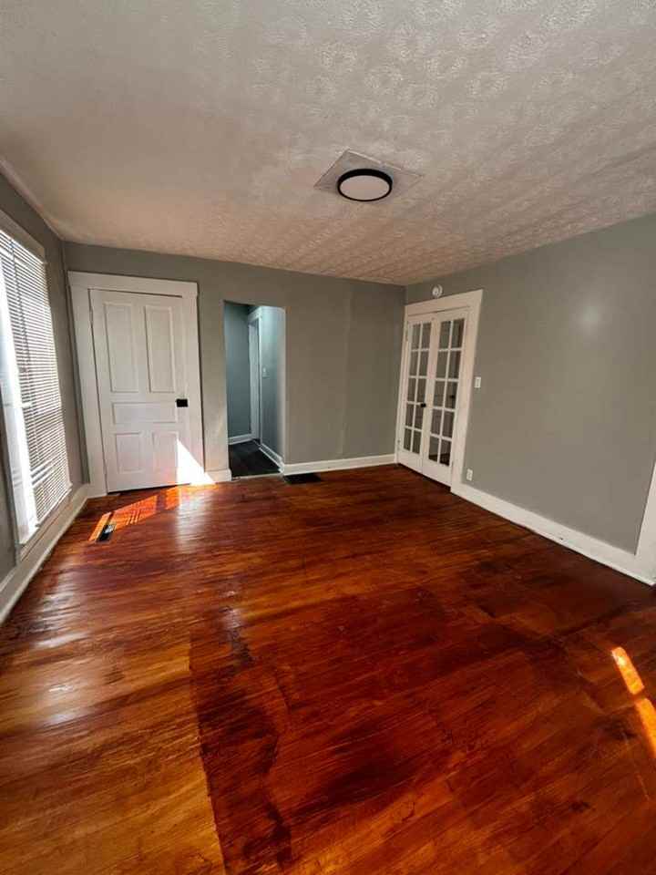 371 N Mulberry St #1 - Photo 5 of 13