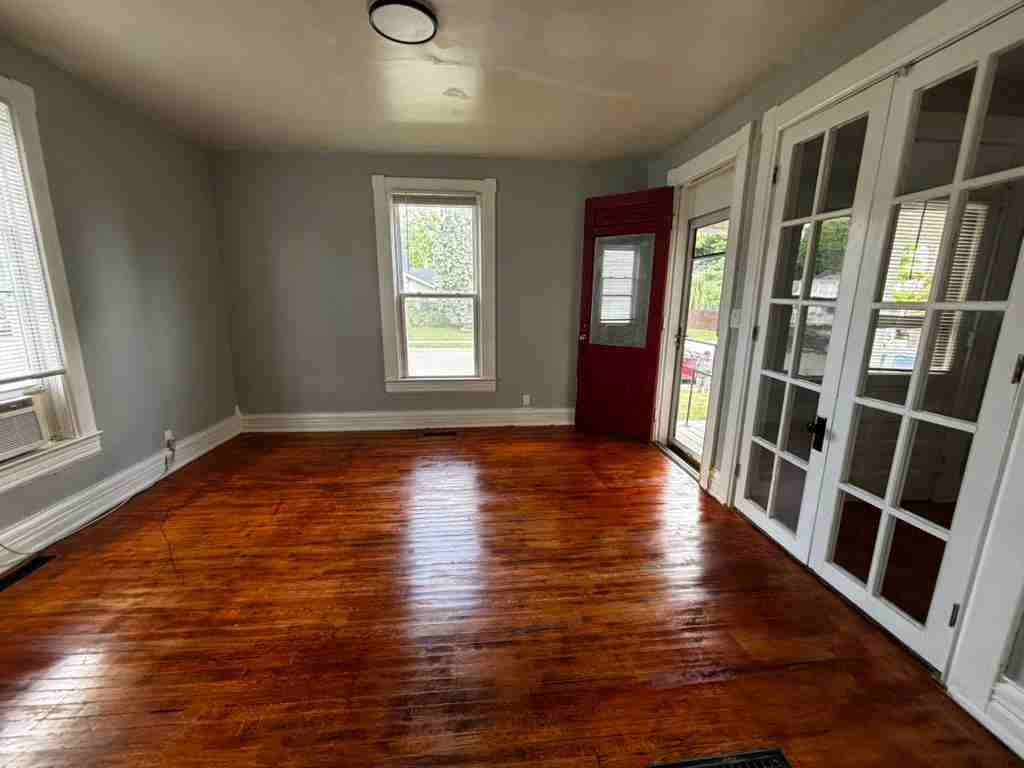 371 N Mulberry St #1 - Photo 6 of 13