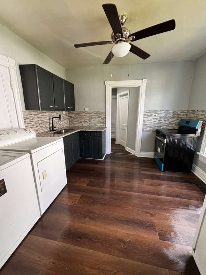 371 N Mulberry St #1 - Photo 7 of 13