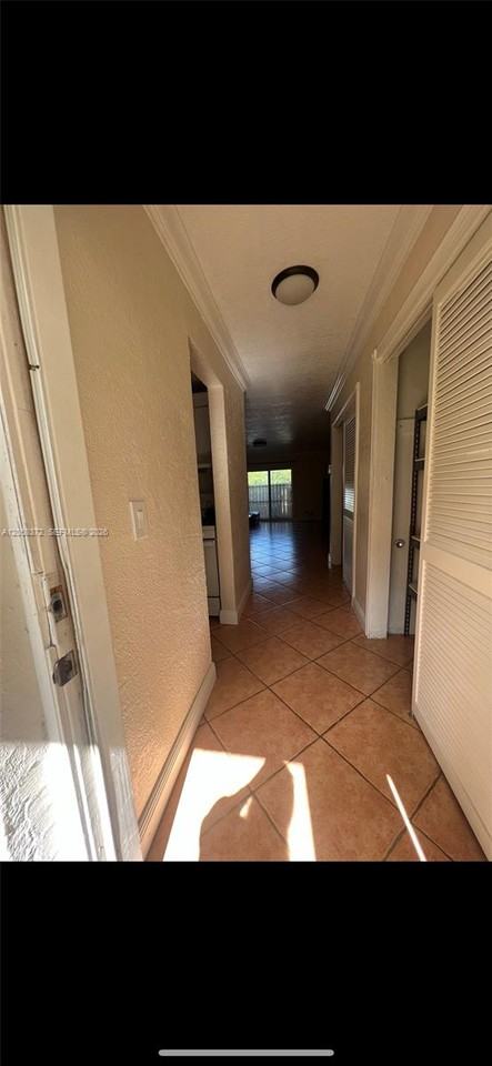 8650 Sw 67th Ave - Photo 5 of 17