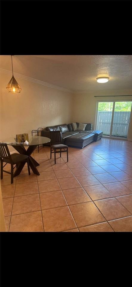 8650 Sw 67th Ave - Photo 7 of 17