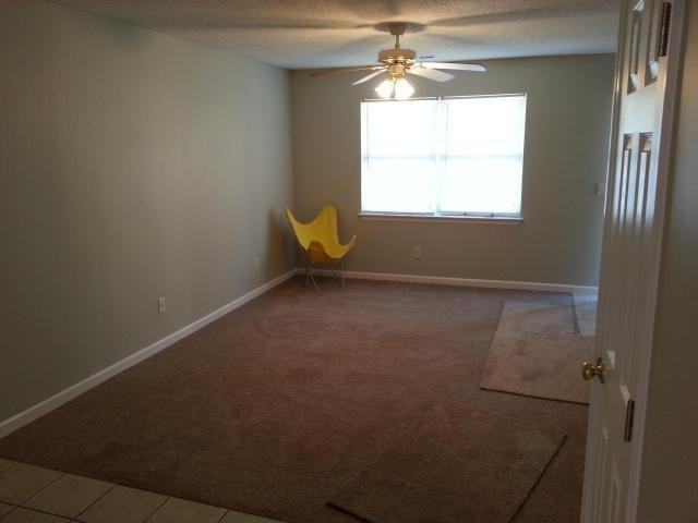 67 Priscilla Dr - Photo 3 of 8