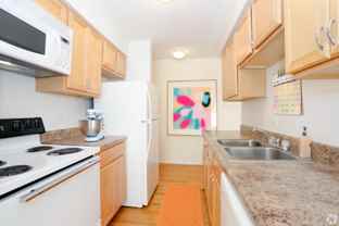 6725 N Sheridan Rd #0403 - Photo 1 of 1