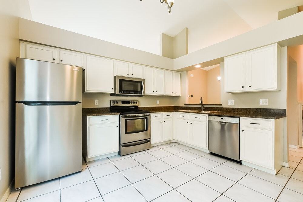 619 Queensbridge Dr - Photo 6 of 16