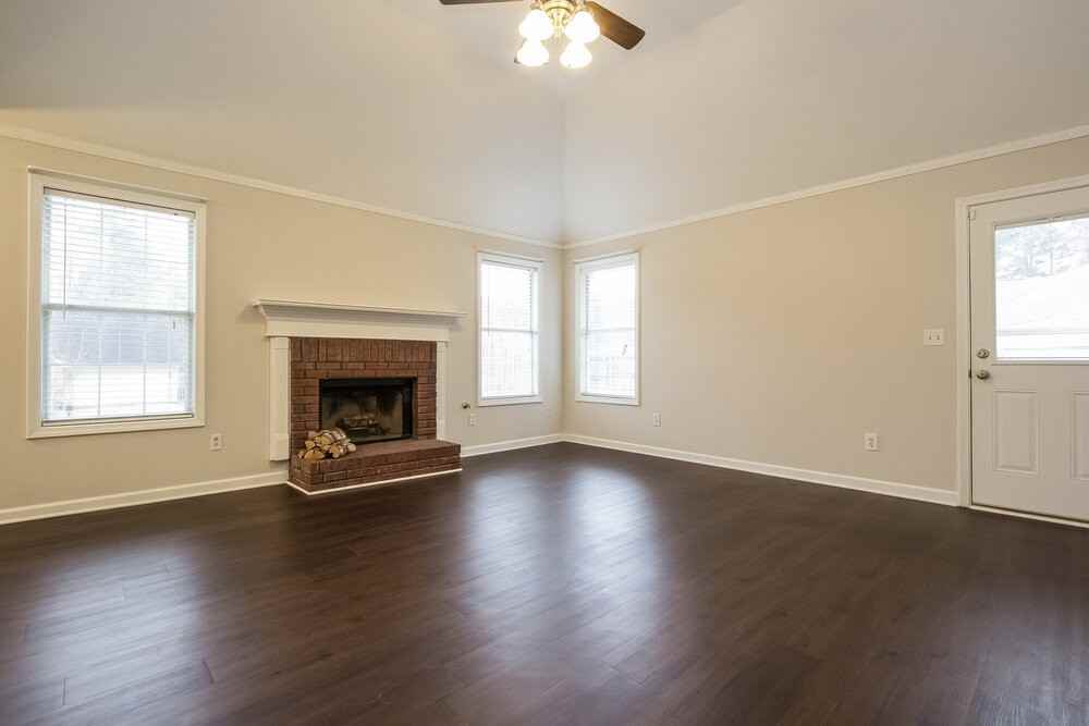 2425 Huntington Dr - Photo 3 of 15