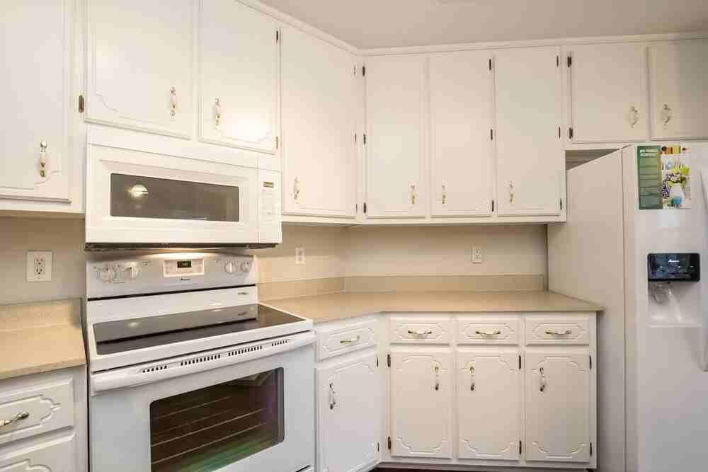 2425 Huntington Dr - Photo 5 of 15
