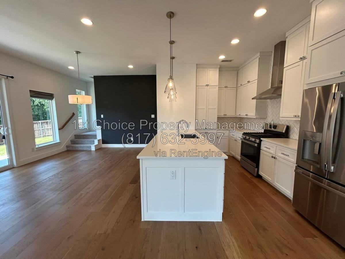Revere Dr - Photo 4 of 10