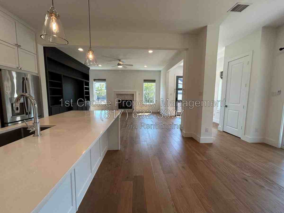 Revere Dr - Photo 6 of 10