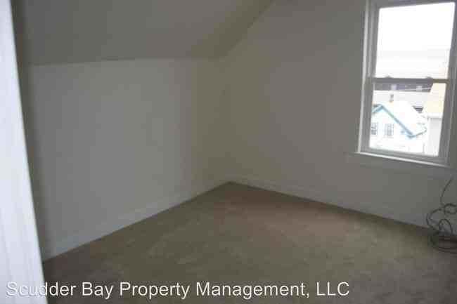 16 Prospect St Apt 3 #3 - Photo 2 of 5