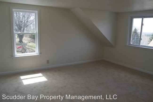 16 Prospect St Apt 3 #3 - Photo 3 of 5
