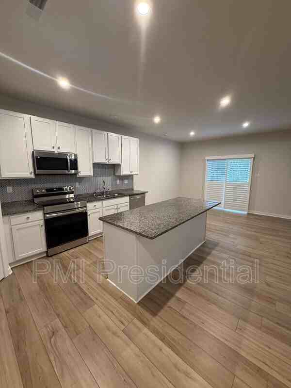 11430 Dunmore Mill Ct - Photo 7 of 22