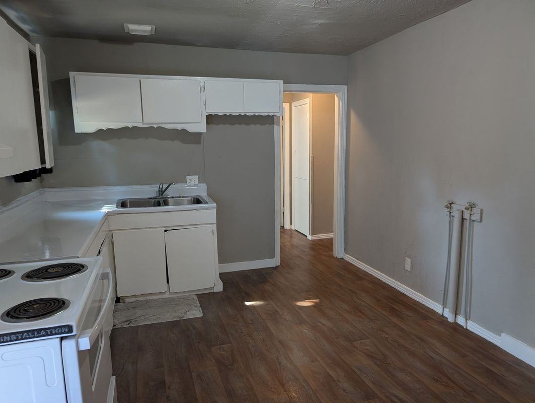 2223 Princeton Ave - Photo 2 of 3