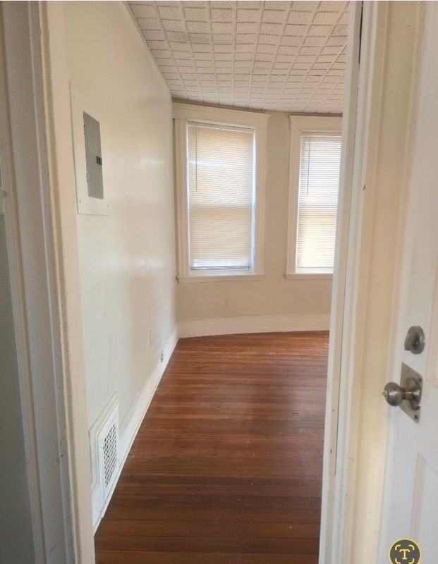 54 Congress Ave - Photo 4 of 12