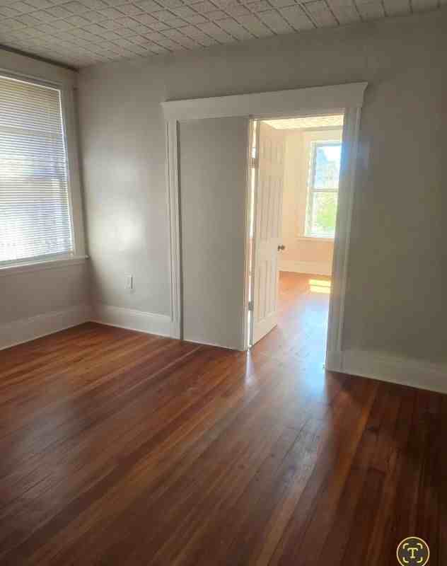 54 Congress Ave - Photo 5 of 12