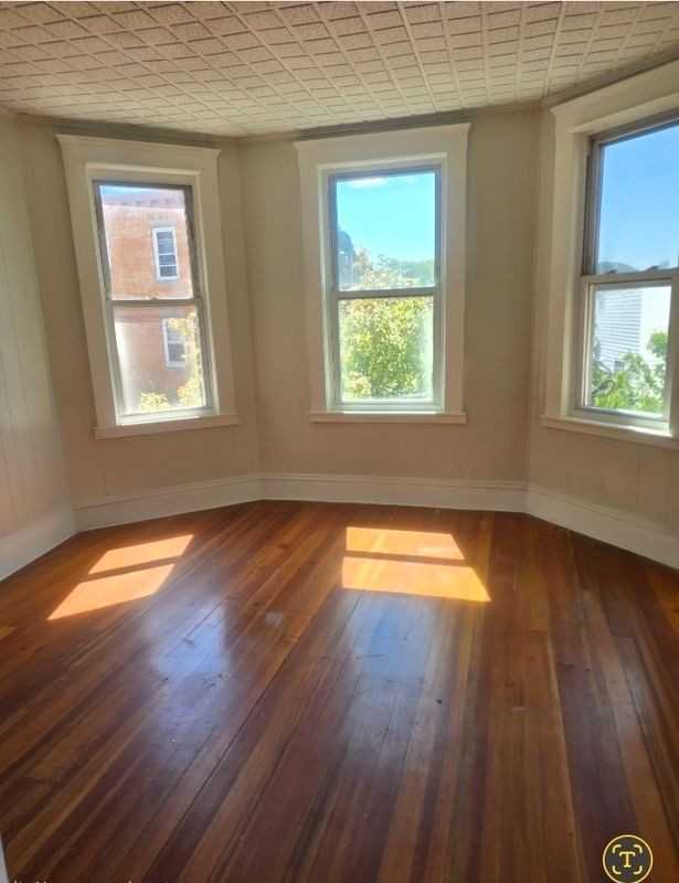 54 Congress Ave - Photo 6 of 12