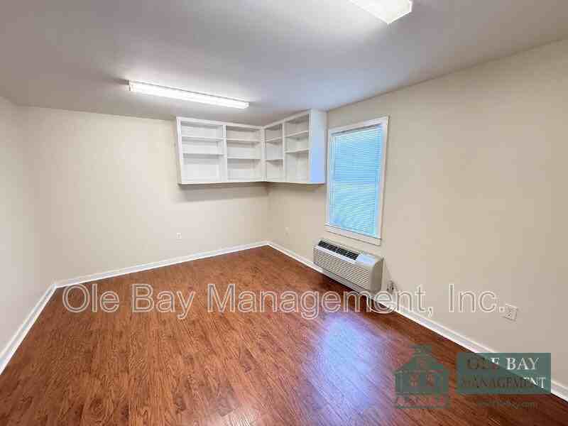 4650 Rosewood Dr - Photo 6 of 13