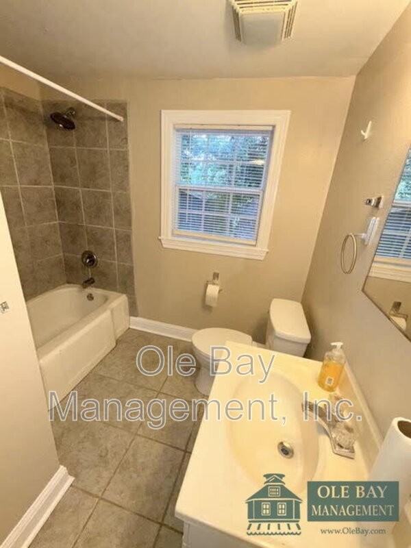 109 S Carlen St #C - Photo 2 of 11