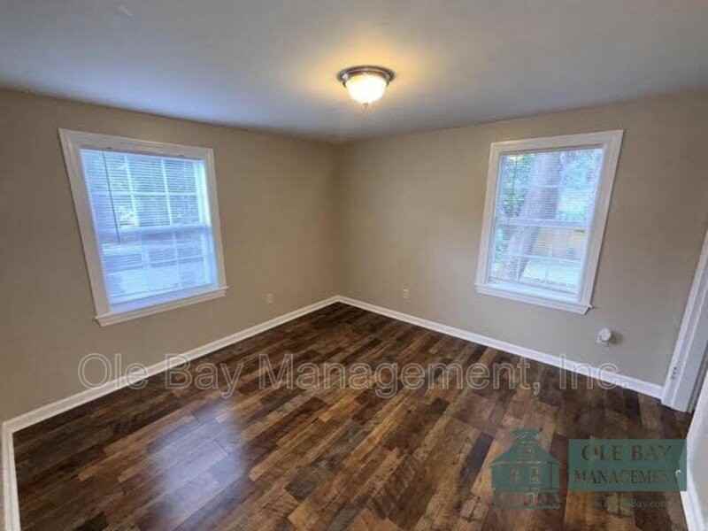 109 S Carlen St #C - Photo 3 of 11