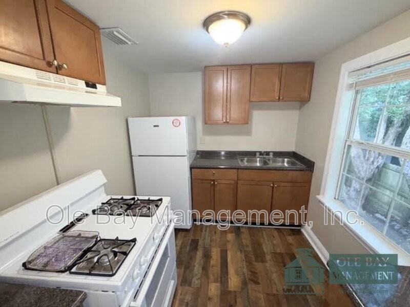 109 S Carlen St #C - Photo 6 of 11
