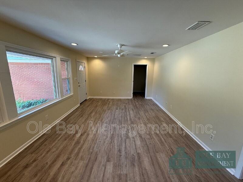 5011 Highcrest Dr - Photo 2 of 16