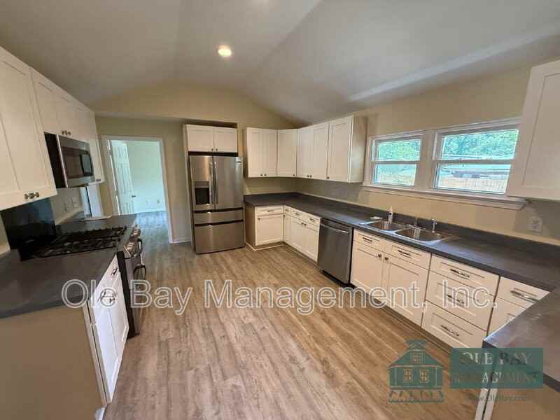 5011 Highcrest Dr - Photo 4 of 16