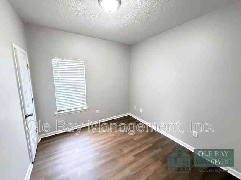 3420 Fairfield Rd - Photo 3 of 11