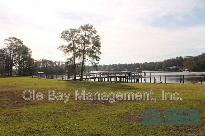 233 Riverbend Dr #205 - Photo 2 of 5
