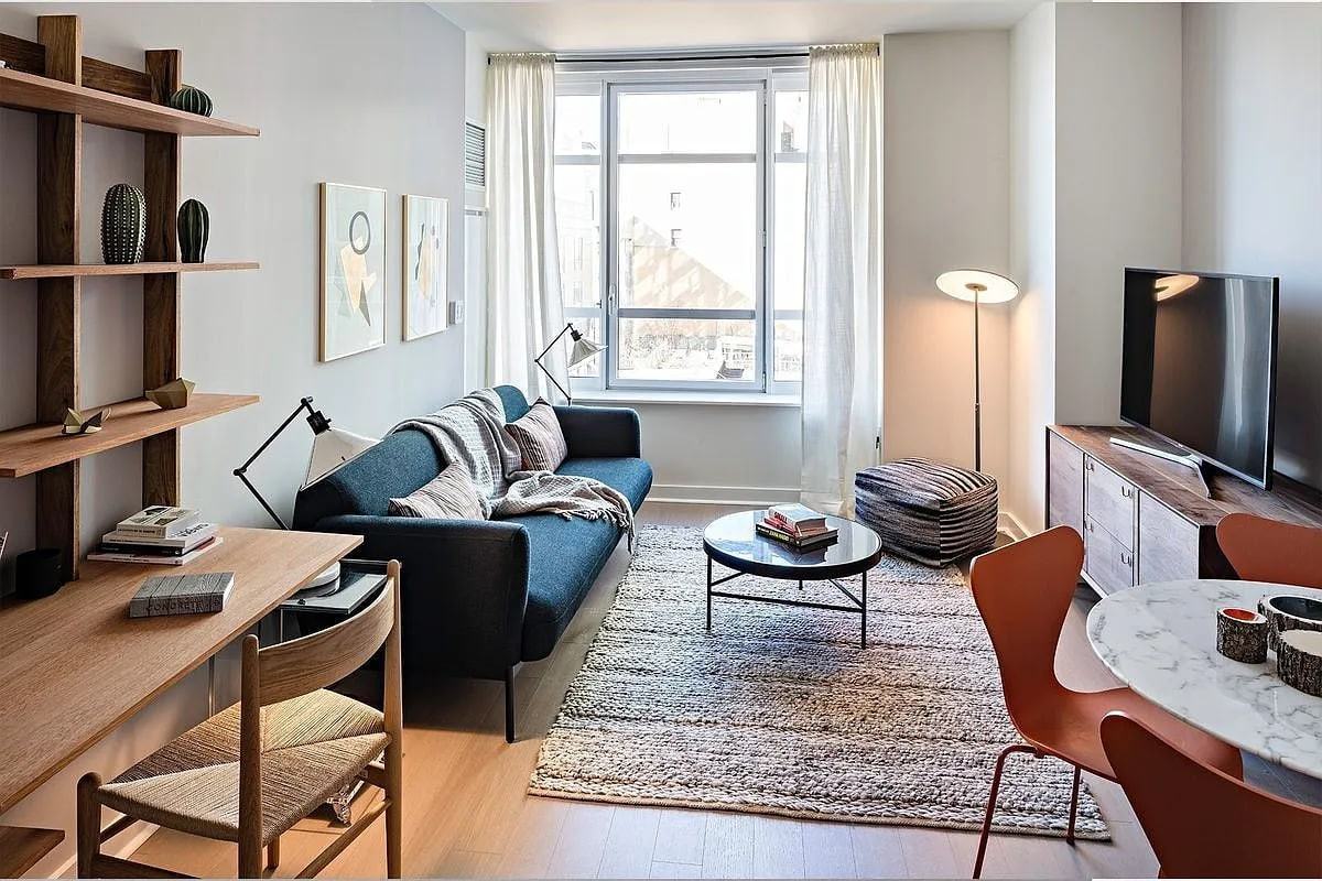 49 Hoyt St #2G - Photo 3 of 4