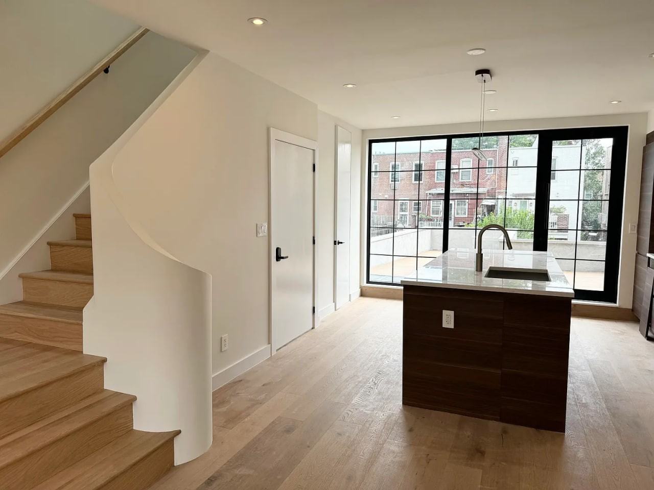 6718 Clyde St #2C - Photo 3 of 8