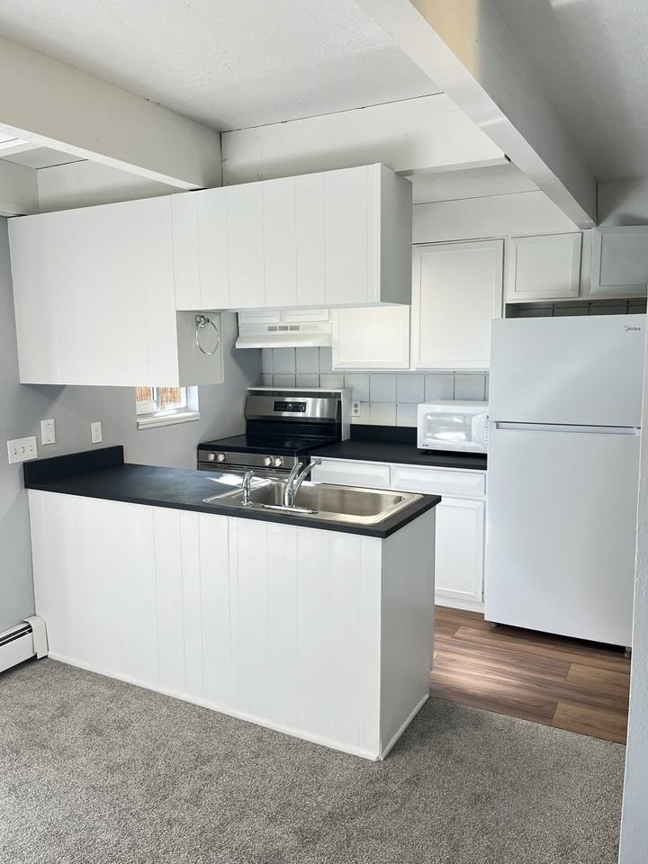 3572 Broadway St - Photo 3 of 30