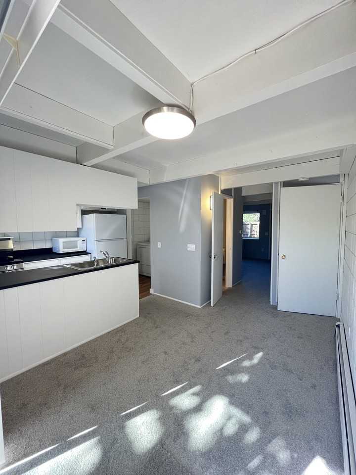 3572 Broadway St - Photo 5 of 30