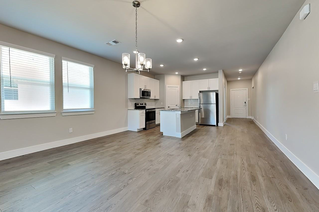 1513 Marvin Gdns - Photo 6 of 20