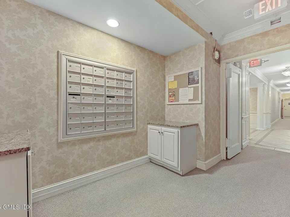 1 Putnam Hl - Photo 6 of 16