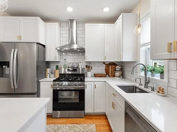 44 Henderson St - Photo 7 of 14
