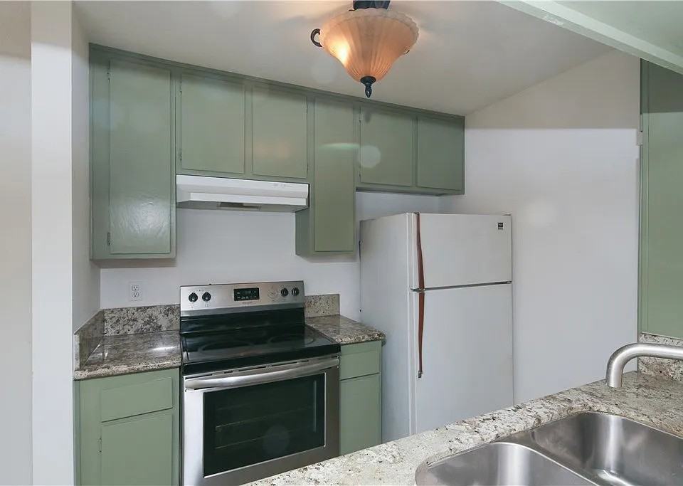 330 N Chapel Ave #105 - Photo 5 of 13