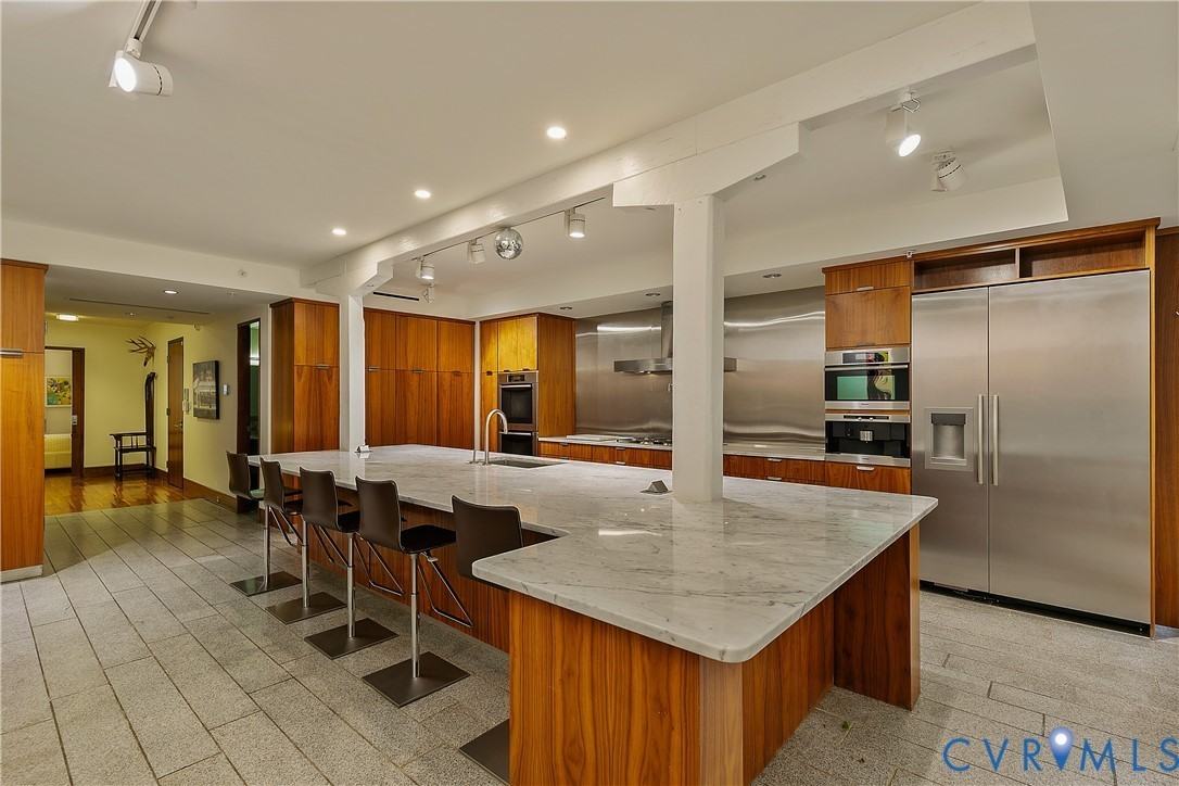 1306 E Cary St - Photo 4 of 24