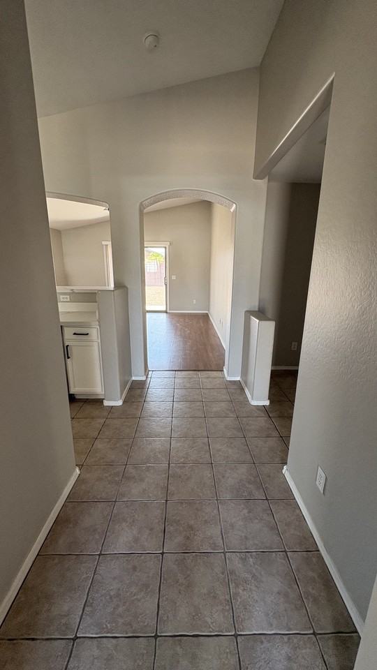 16077 W Larkspur Dr - Photo 4 of 31