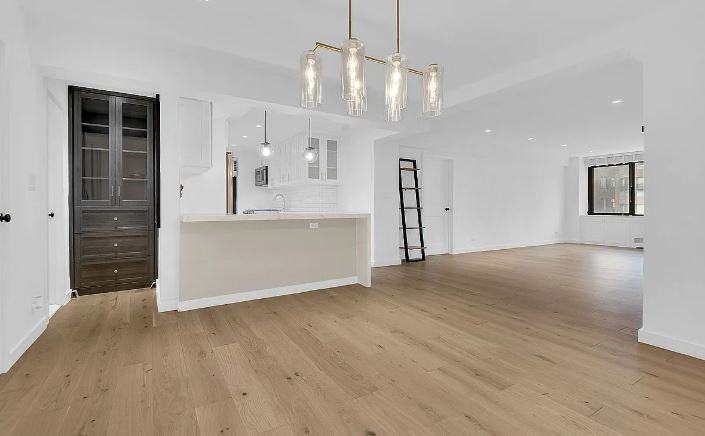 25 Sutton Pl S #14A - Photo 2 of 17