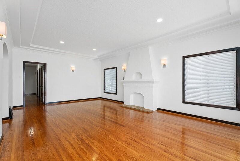 76 Roycroft Ave - Photo 7 of 30