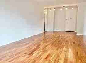194 Smith St #3D - Photo 1 of 1