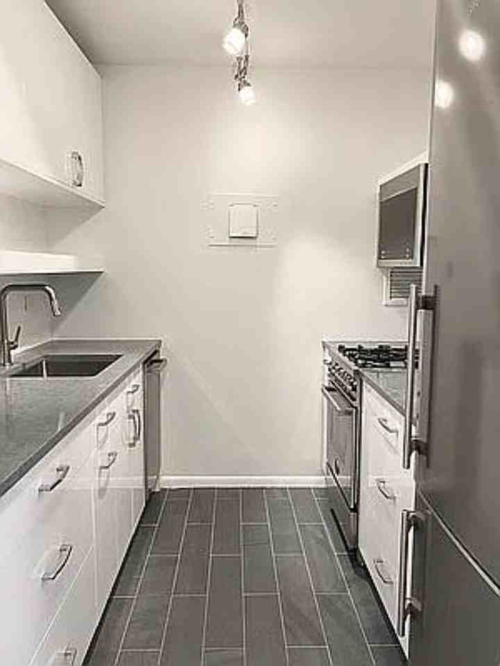 194 Smith St #3D - Photo 6 of 6