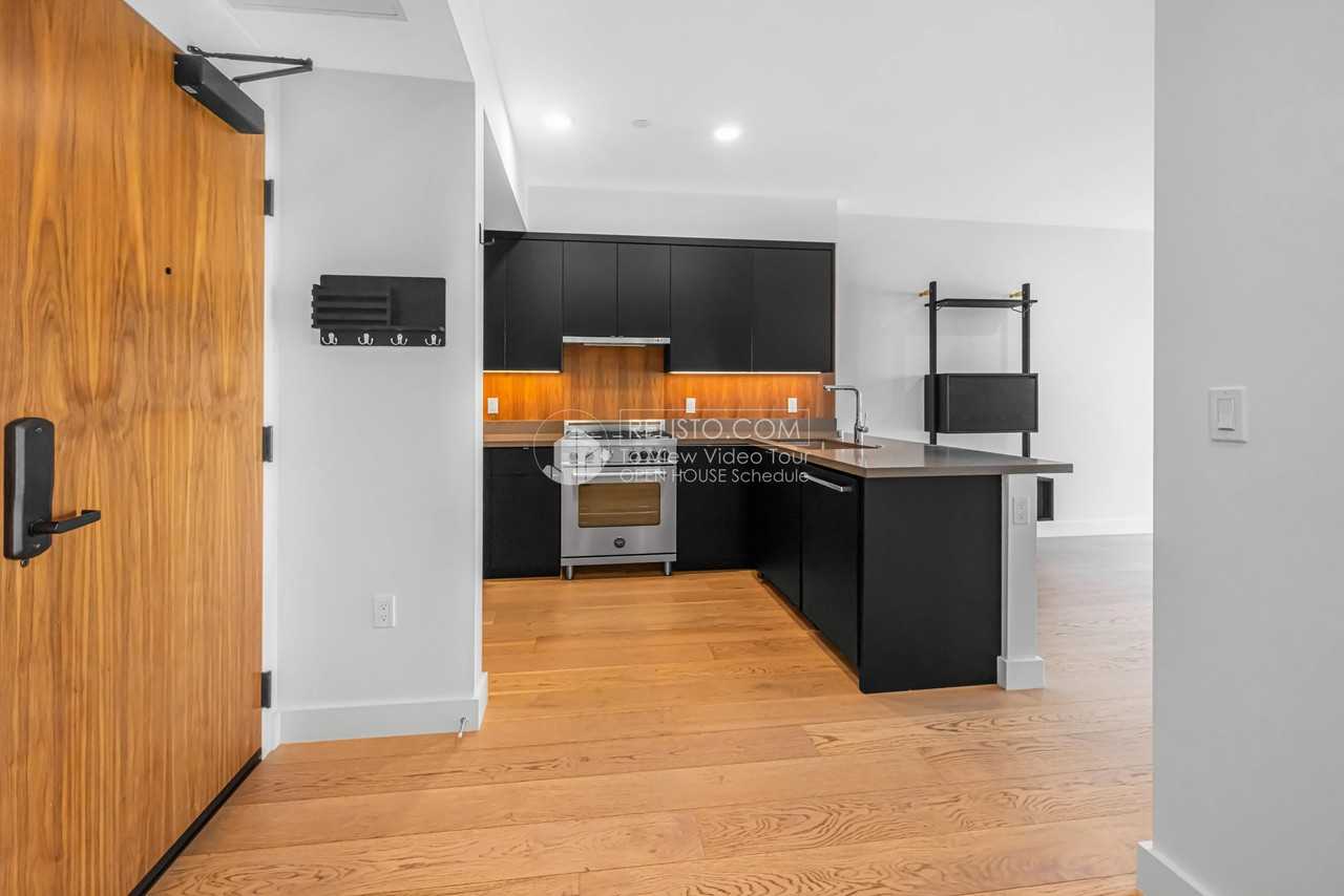 3620 Cesar Chavez #402 - Photo 4 of 28